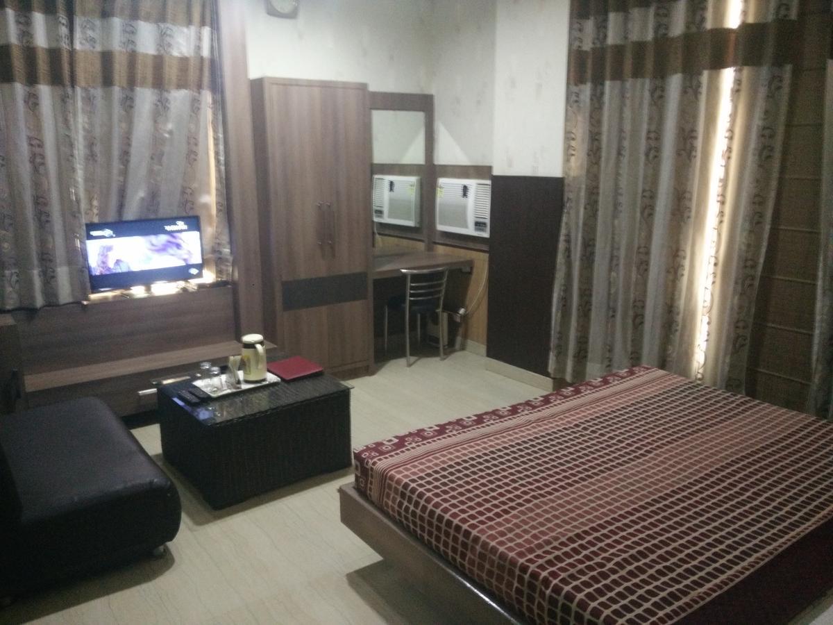 Hotel Desire Hisār Exterior foto